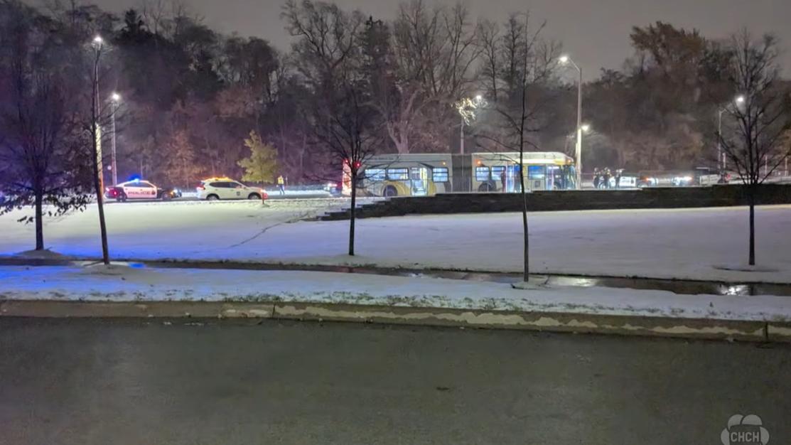 警方最終截停巴士，將男子拘捕。(互聯網)