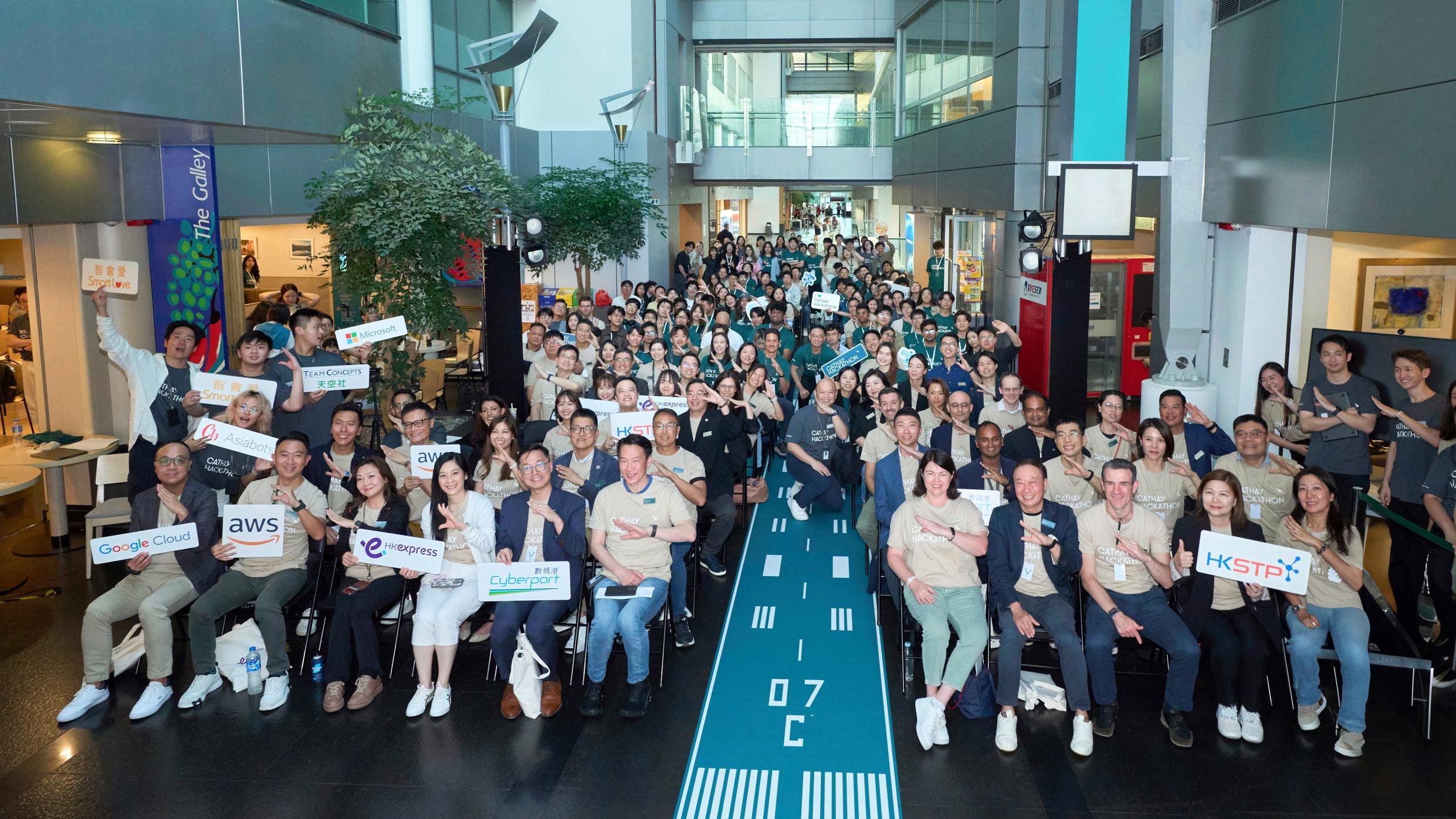 國泰年度科創馬拉松　員工學生以AI方案助機師及航空創新