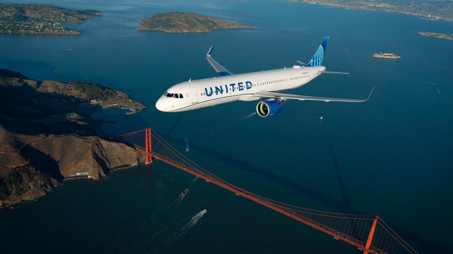 美聯航一架客機因虛假的「炸彈通報」而緊急迫降。（示意圖／翻攝「United」臉書）