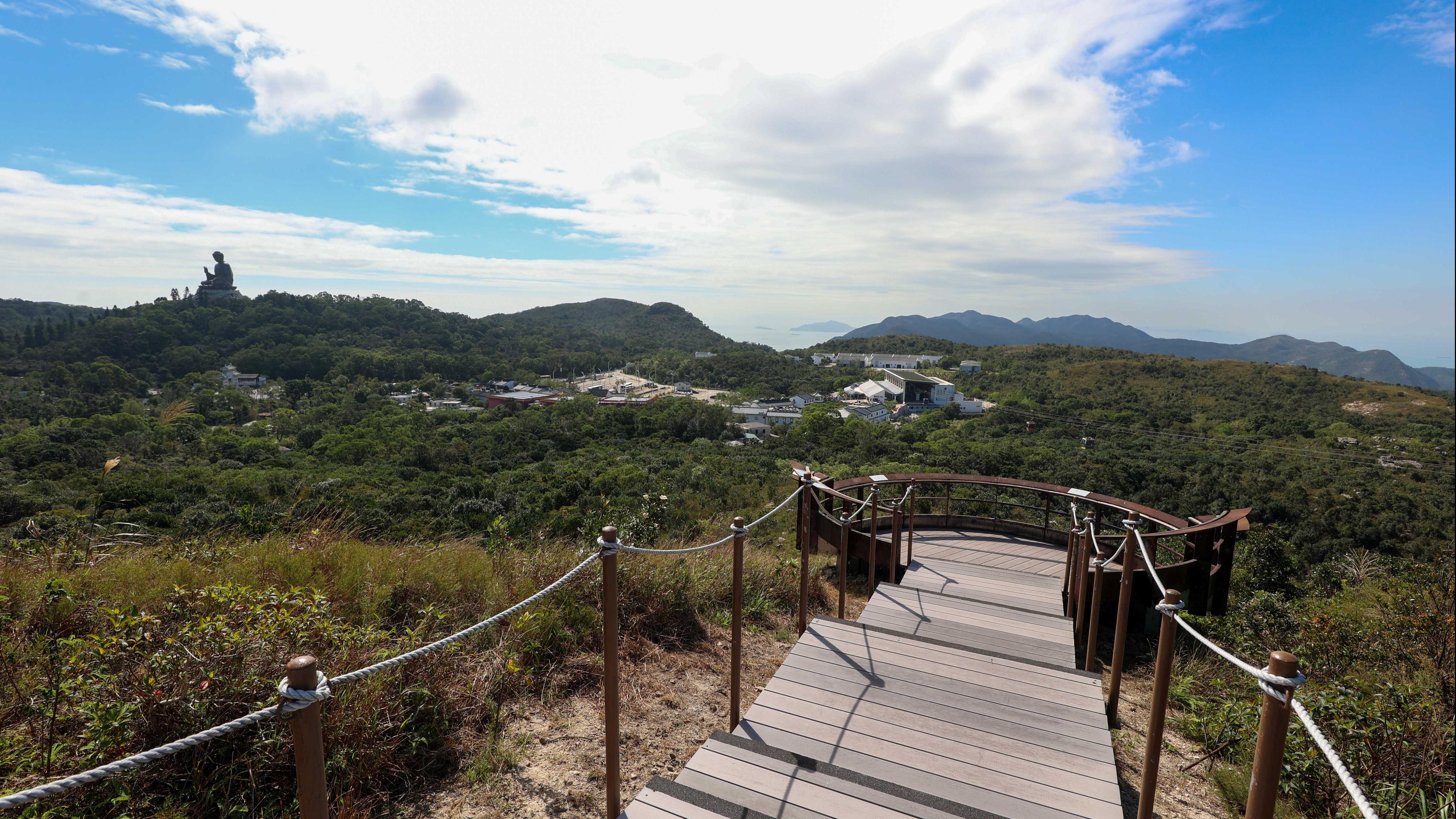 经昂坪360 秋冬徒步奔赴缆车下的天梯 4大难度 体验行山探索游
