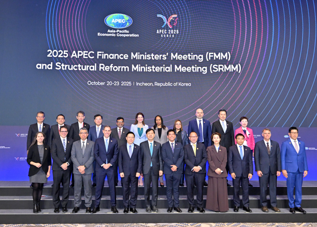 中國將擔任亞太區經濟合作組織（亞太經合組織）二○二六年的東道主。中央政府今日（十二月十二日）宣布，二○二六年亞太經合組織財政部長會議定於明年十月在香港舉行。