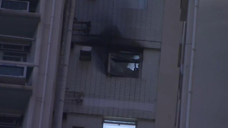 慈雲山慈愛苑有單位起火，3人不適清醒送院。(有線新聞截圖)