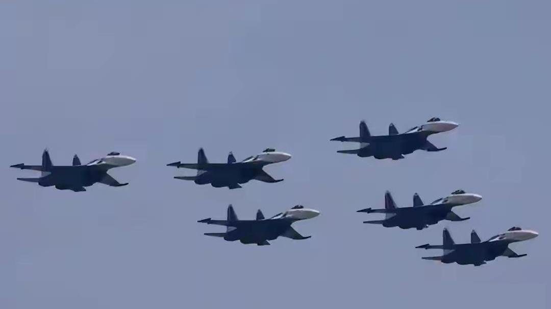 解放軍再度展開圍台軍演，指是對台獨的嚴重警告。(微博)