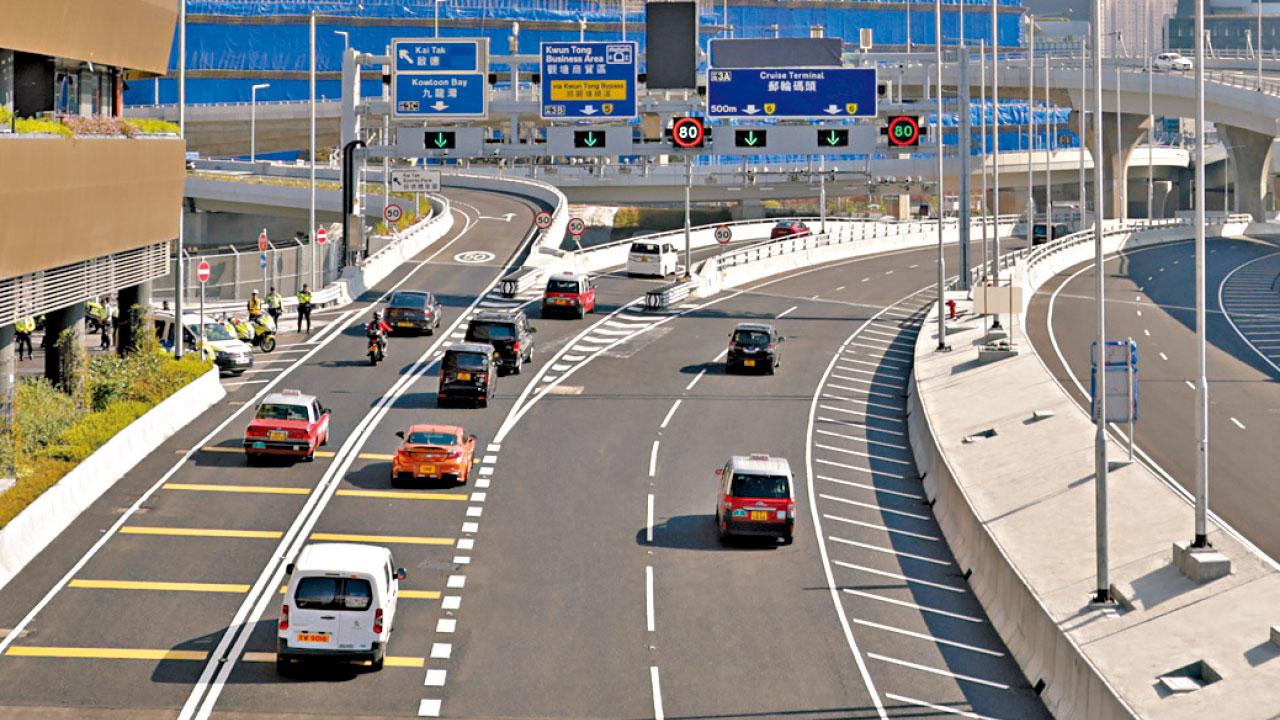 中九繞道續有違規切線 啟德出口增道路標記