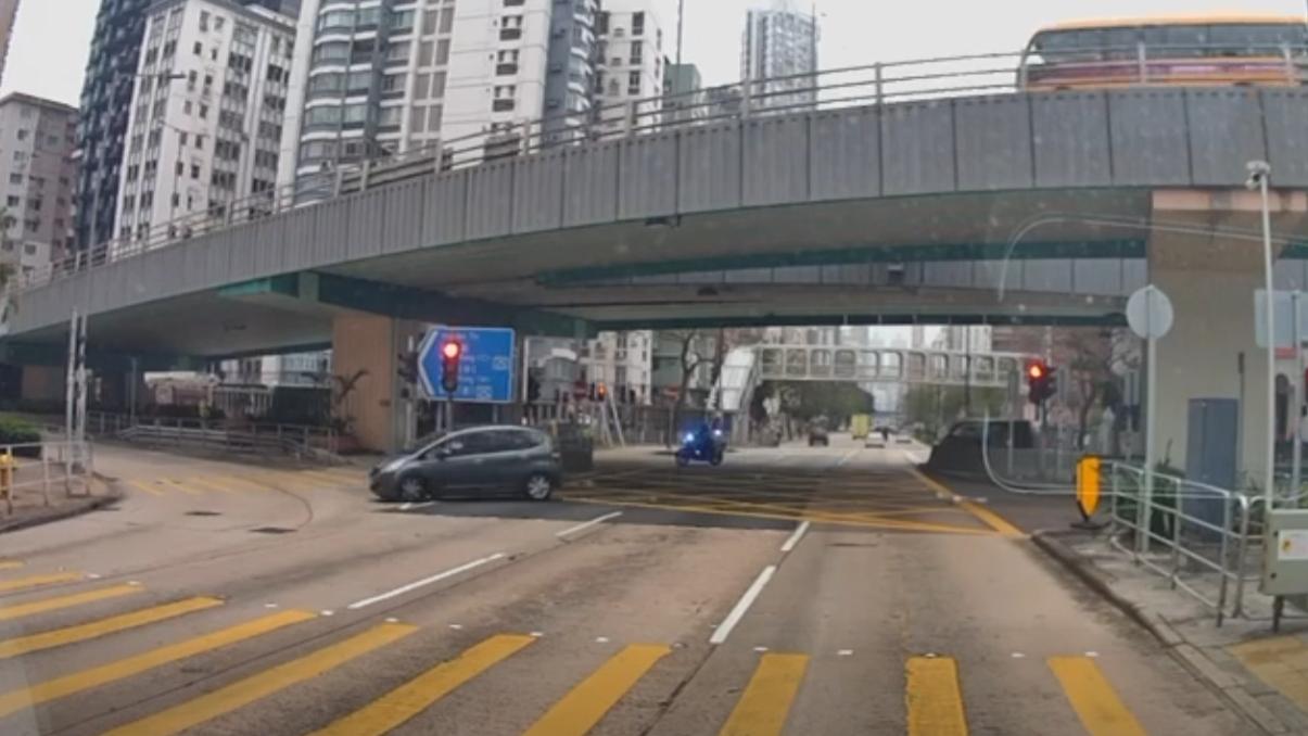 旺角發生警車追截私家車事件。（fb「車cam L（香港群組）」圖片）