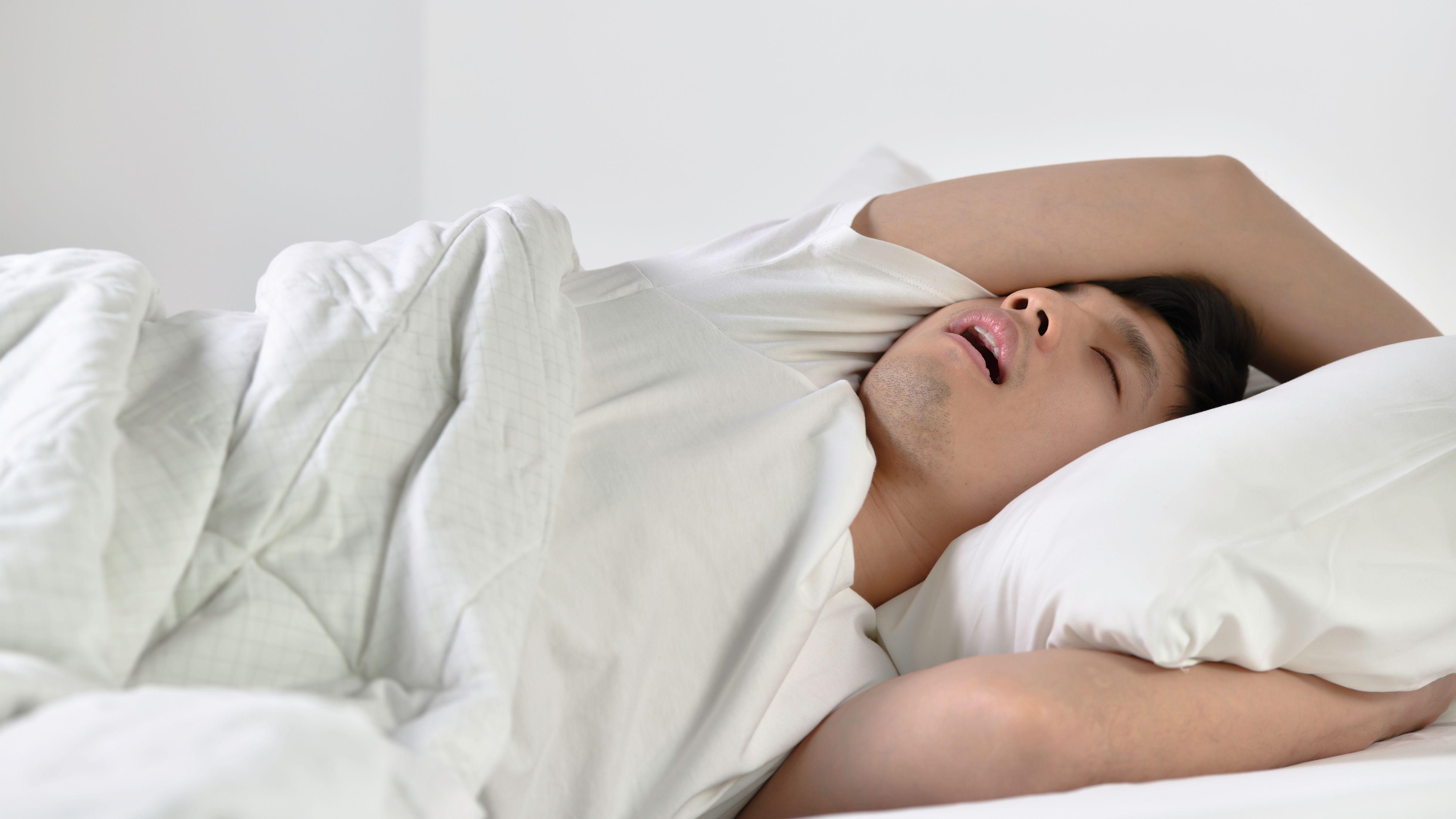 打鼻鼾 鼻鼾 心臟病 宵夜 心血管疾病 睡眠窒息症 睡眠 營養師 營養