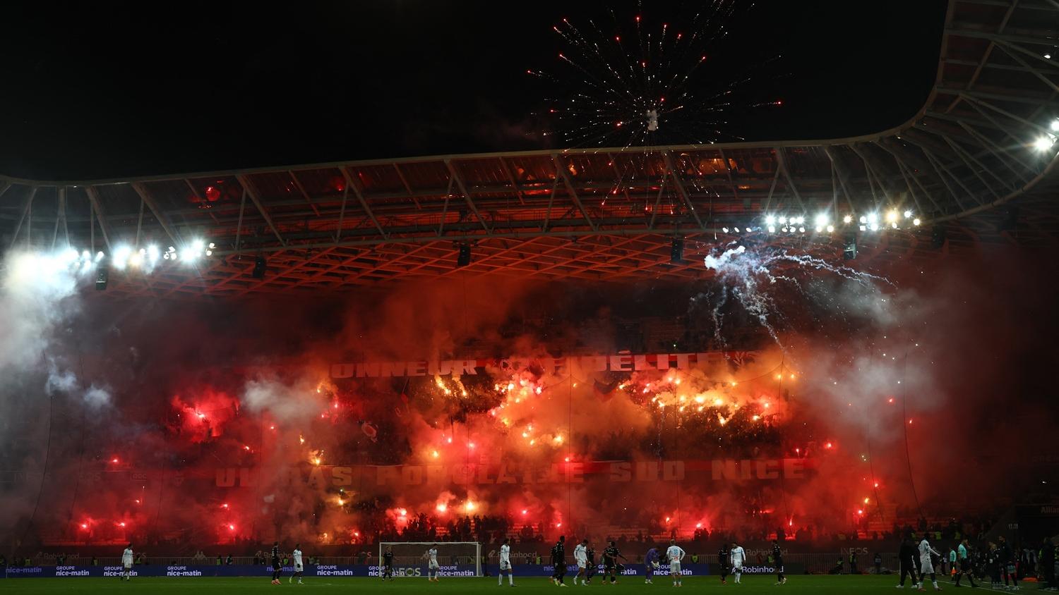 法甲尼斯球迷。(路透社)