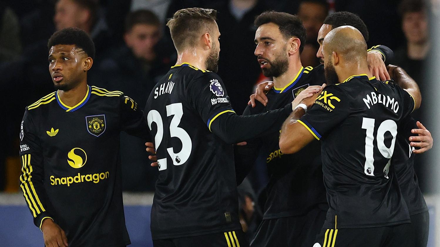 般奴費南迪斯梅開二度為曼聯大勝狼隊4:1。(路透社)