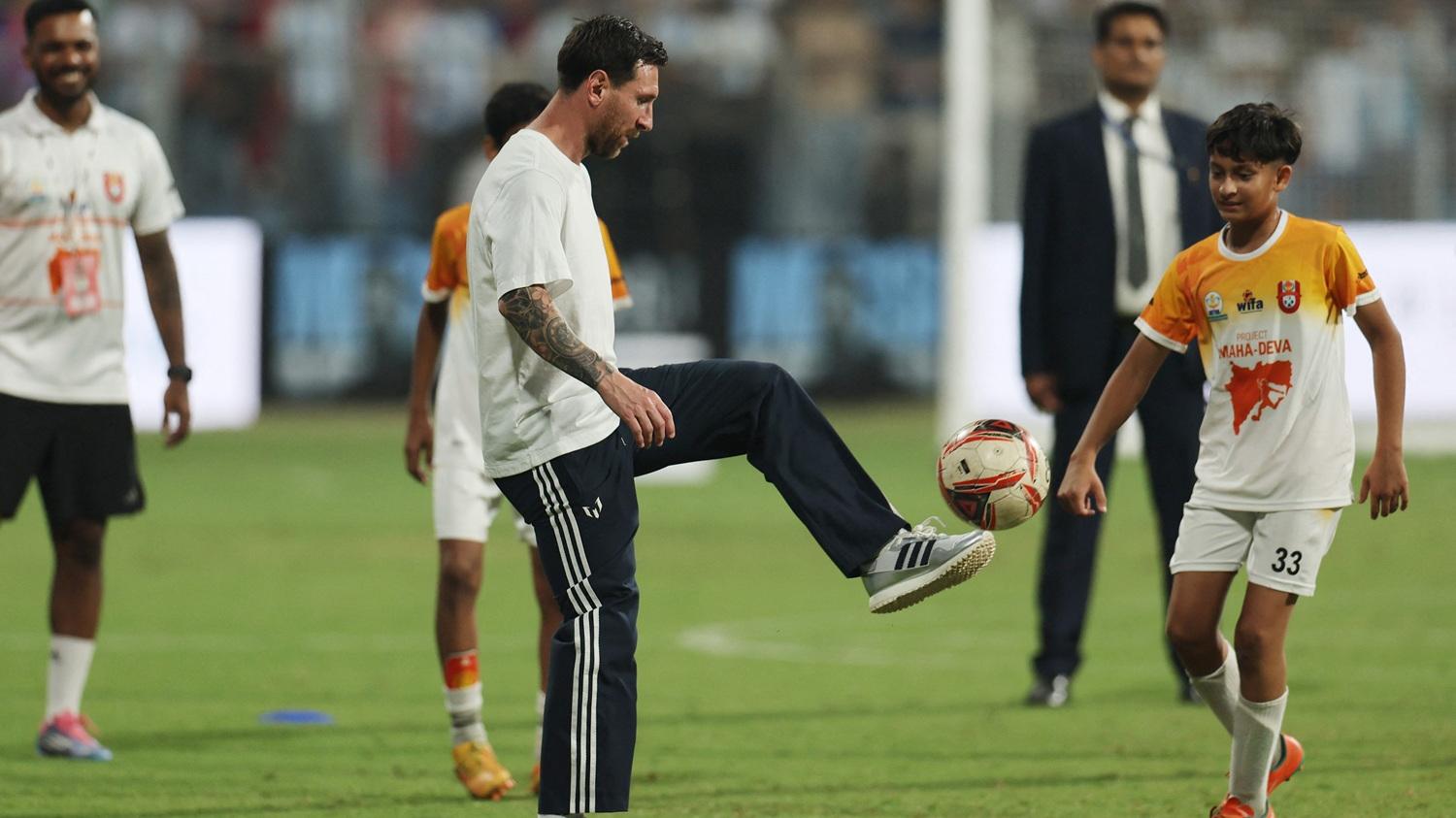 美斯轉到孟買出席活動氣氛又變好。(路透社)