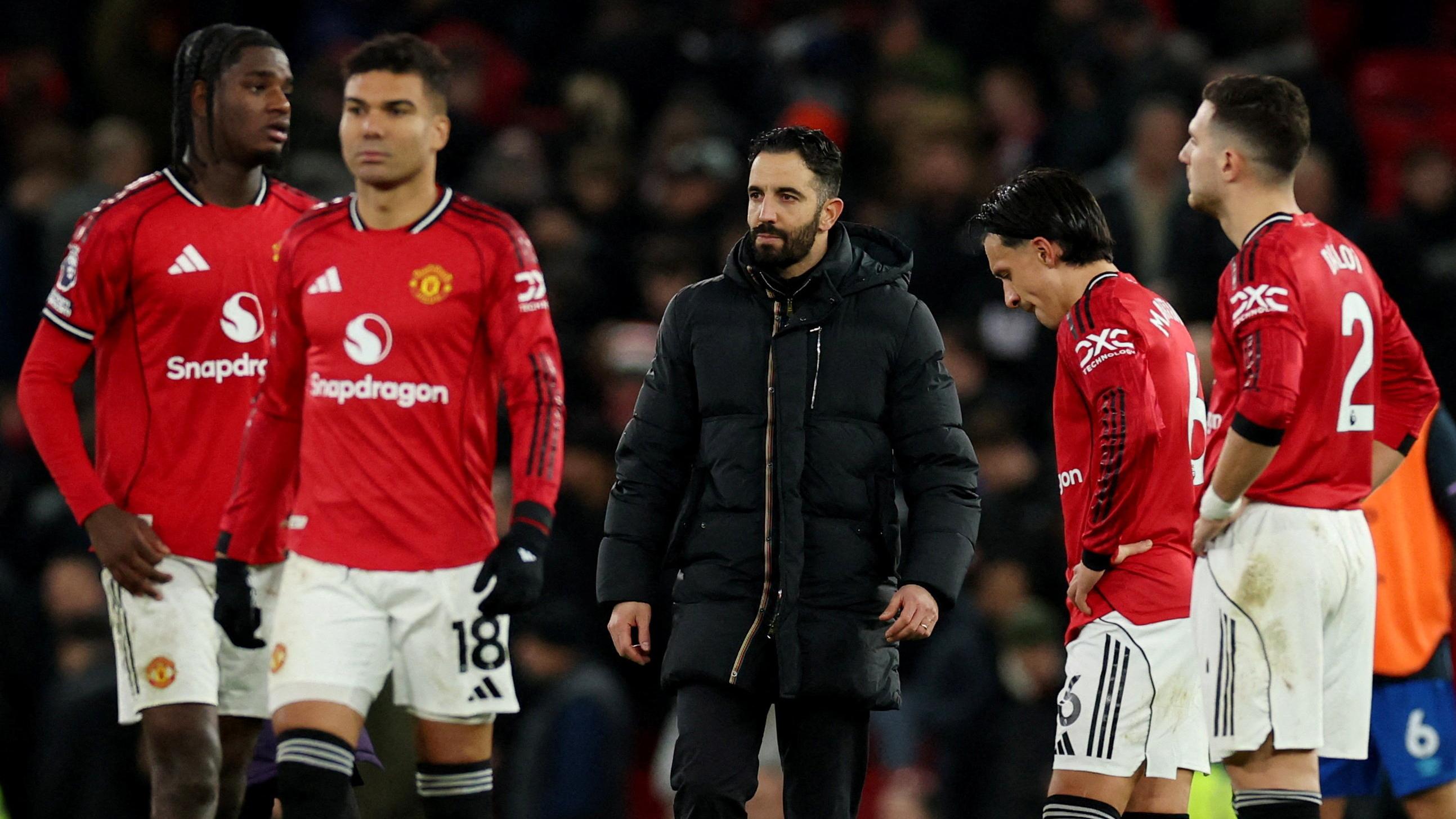 曼聯主場與般尼茅夫賽和4:4。(路透社)