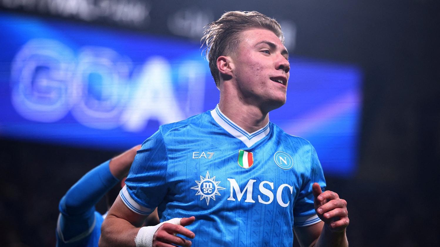 海倫為拿玻里建功，以2:0擊敗AC米蘭。(路透社)