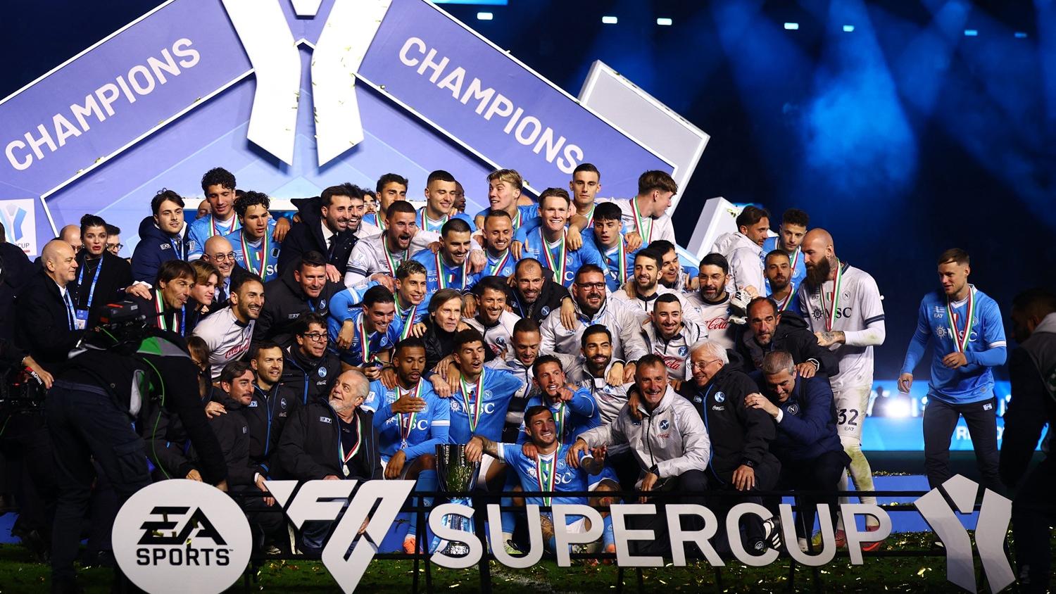 拿玻里決賽擊敗博洛尼亞奪意大利超級盃冠軍。(路透社)