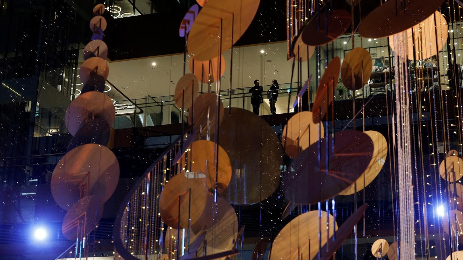 東京商場聖誕裝飾。(路透社)