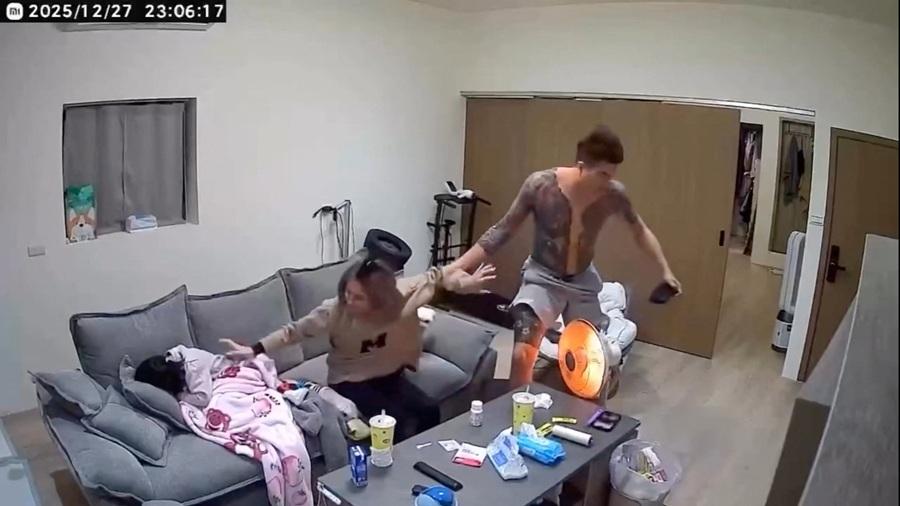 台灣宜蘭7級地震｜CNN駐台北記者拍下家具不停搖晃 稱震動了約1分鐘(有片)