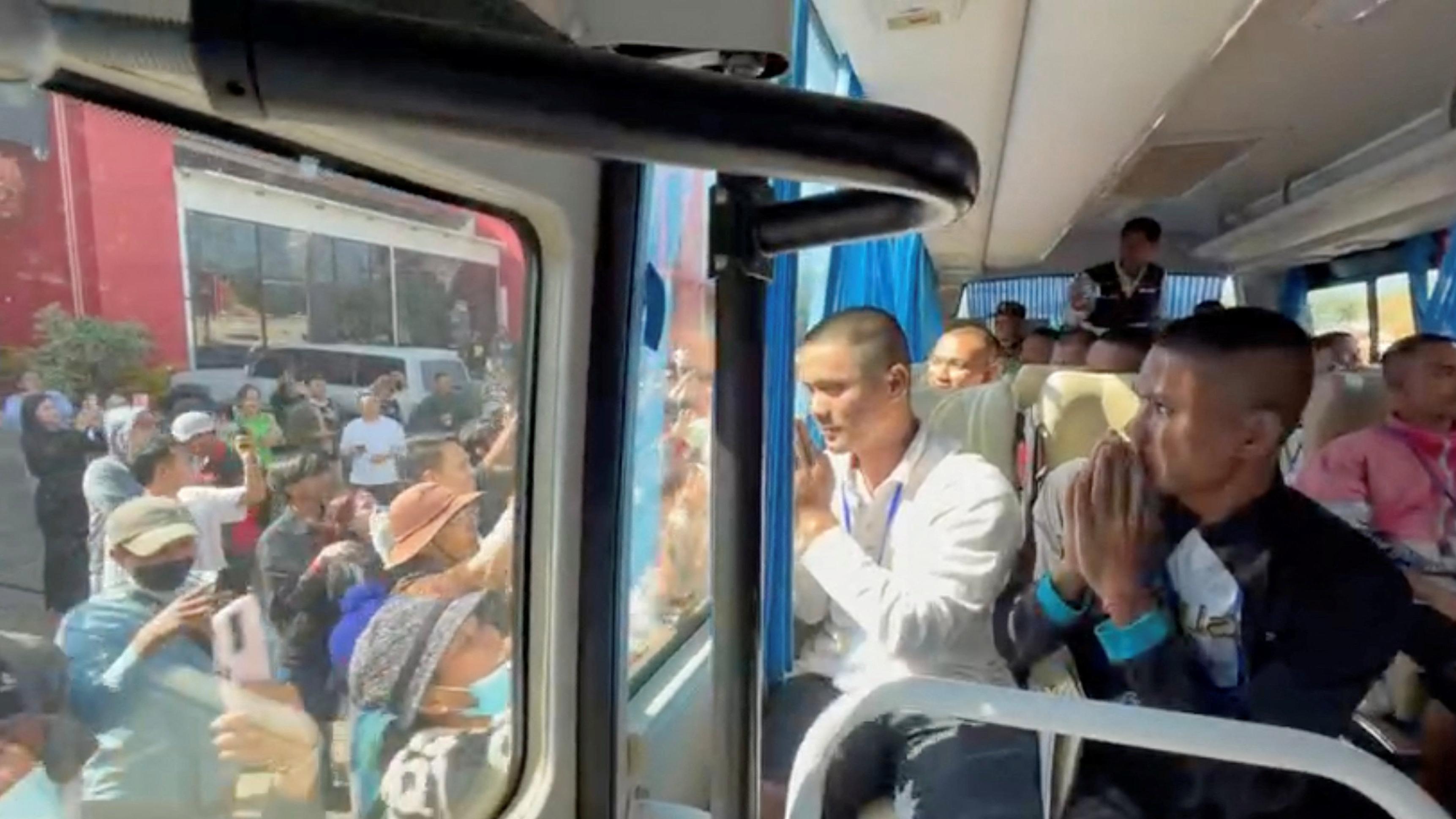 18名柬埔寨士兵自7月被扣留後獲泰國釋放。(路透社)