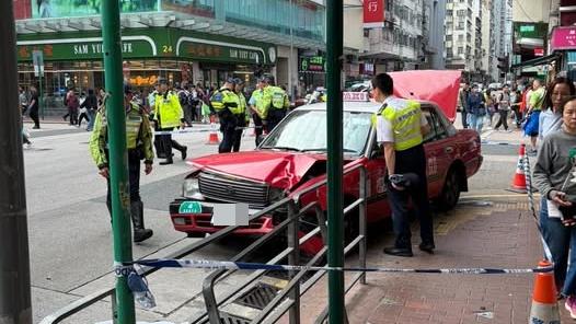 長沙灣發生的士撞倒途人車禍。（fb「車cam L（香港群組）」圖片）