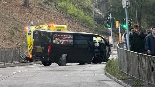 石硤尾歌和老街發生車禍。（fb「馬路的事 (即時交通資訊台)」圖片）