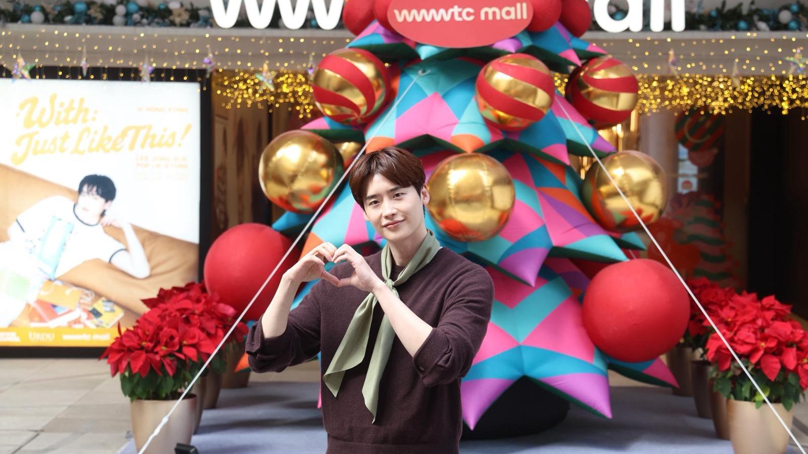 李鍾碩閃現銅鑼灣15分鐘  派心簽名冧爆fans