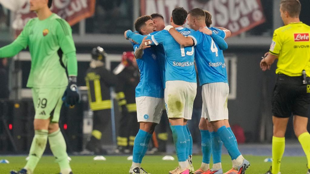 拿玻里作客1:0擊敗羅馬。(美聯社)