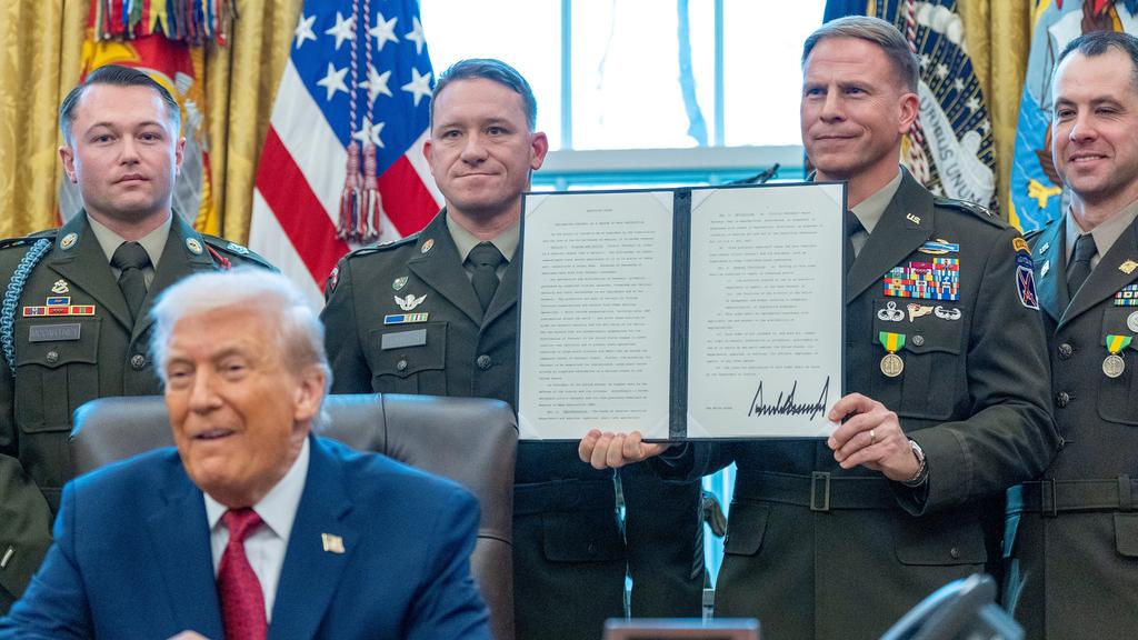 特朗普周一簽署行政命令，將芬太尼(Fentanyl)定義為「大規模毀滅性武器」。(美聯社)