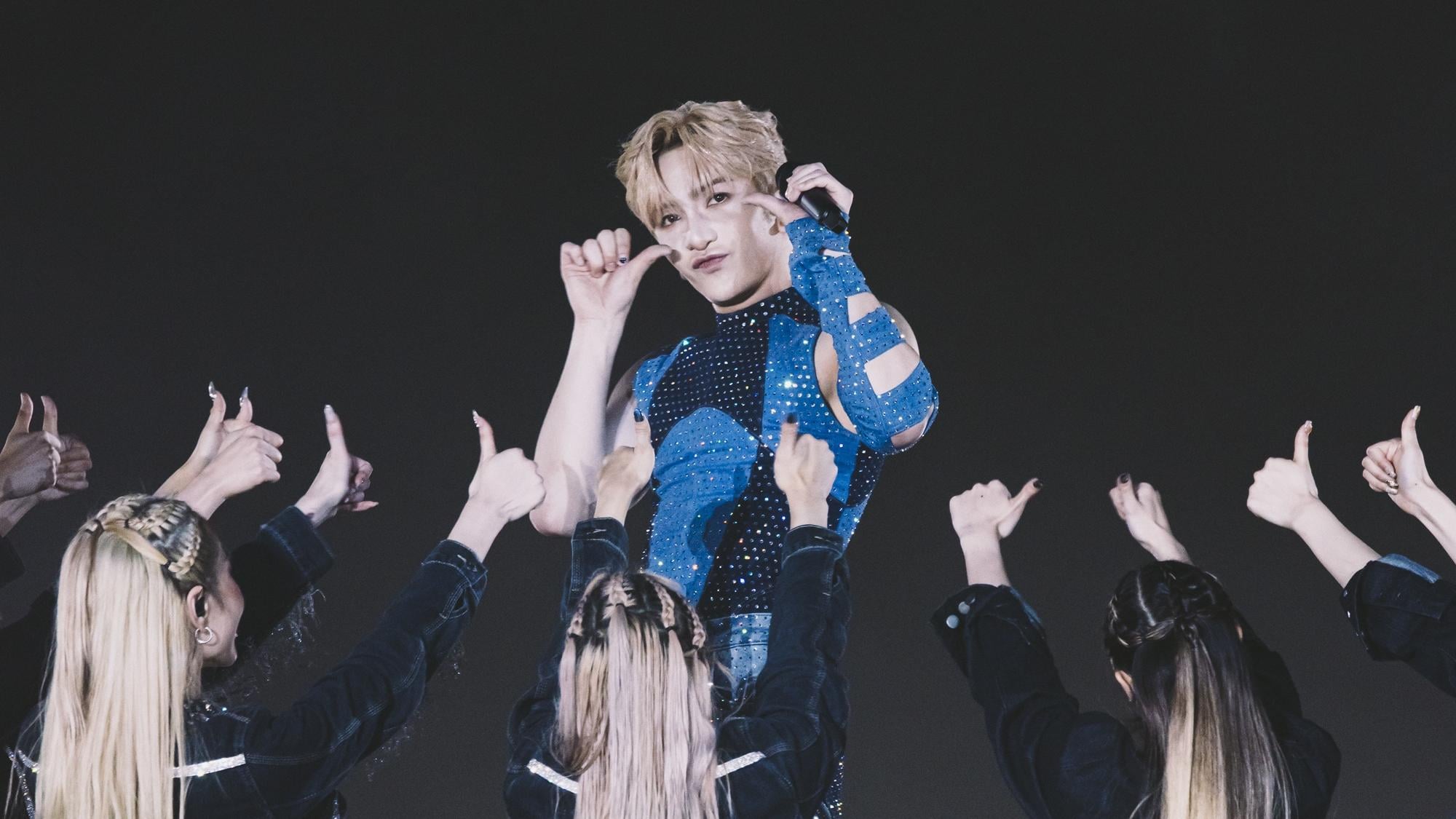 盧瀚霆演唱會｜Anson Lo孭逾30磅華麗重裝跳爆亞博  13萬顆水晶閃耀展舞台