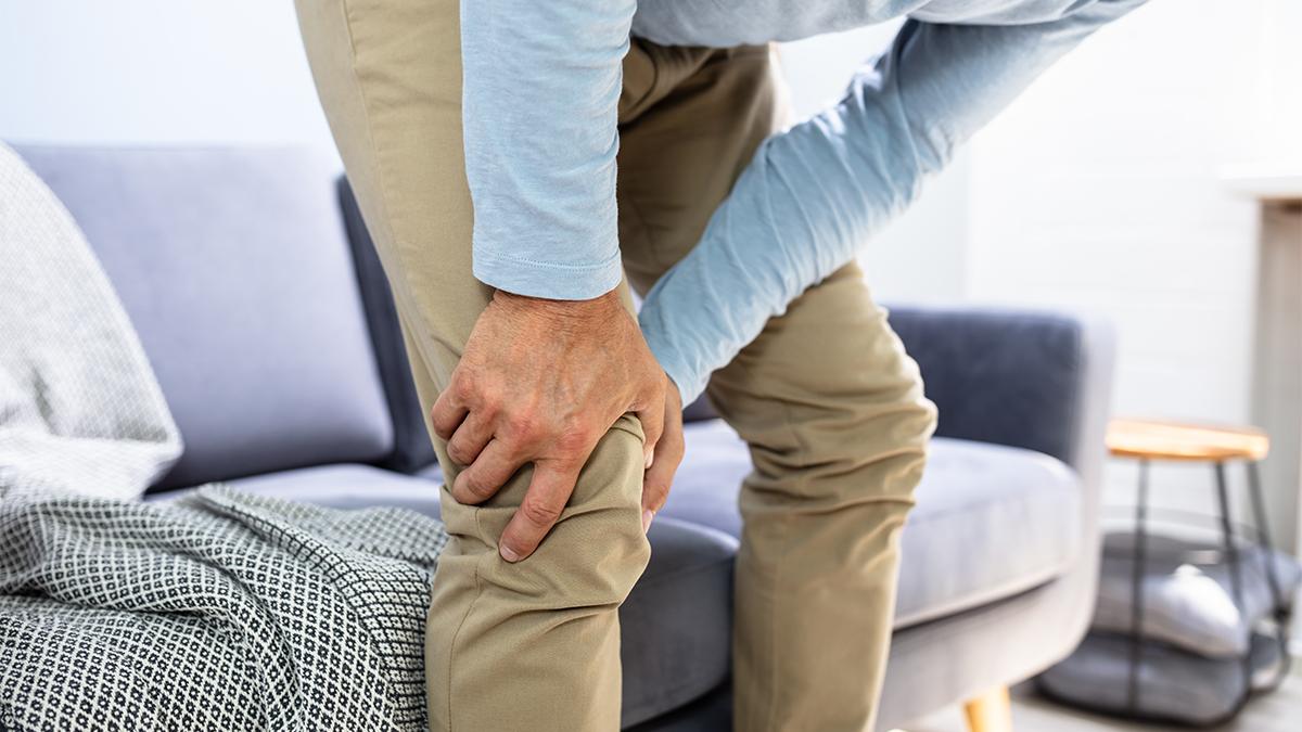 周立展主任提醒，膝蓋、背或其他關節若長期腫痛、久治不癒，應及早就醫找出根本原因。