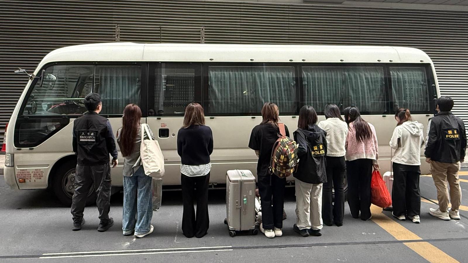 警方灣仔展開掃黃行動。