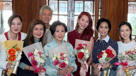 68歲白髮林嘉華參演《風華背後》 汪明荃朱茵蔡少芬開香檳賀煞科