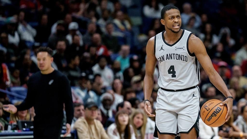 霍斯帶領馬刺以135:132反勝鵜鶘。(美聯社)