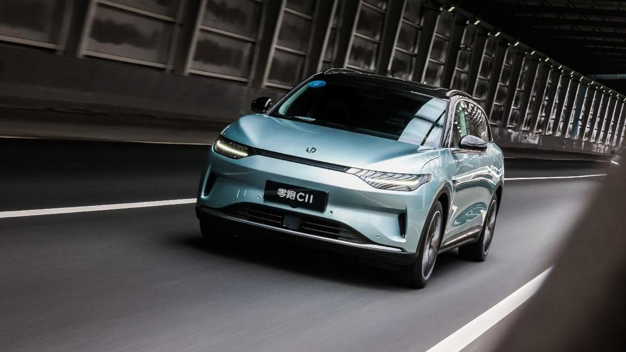 零跑汽車升近4%   獲一汽以溢價逾一成認購近7500萬股　涉逾41億元｜港股異動