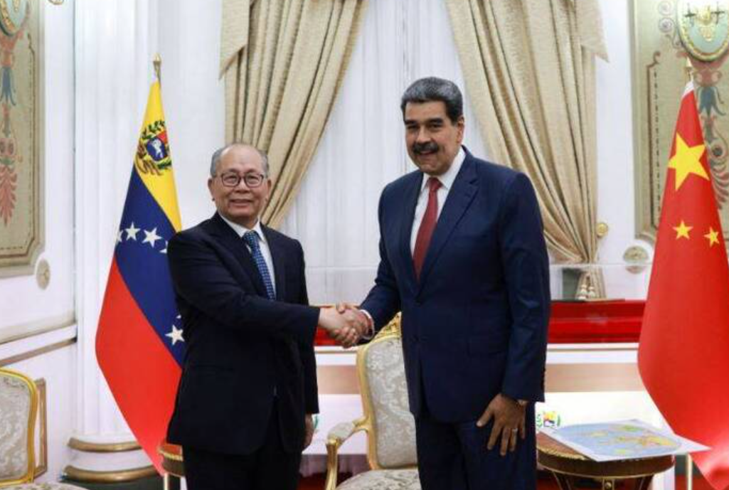 委內瑞拉總統馬杜羅被美軍抓捕前，與中國特使邱小琪會面。（路透社資料圖片）