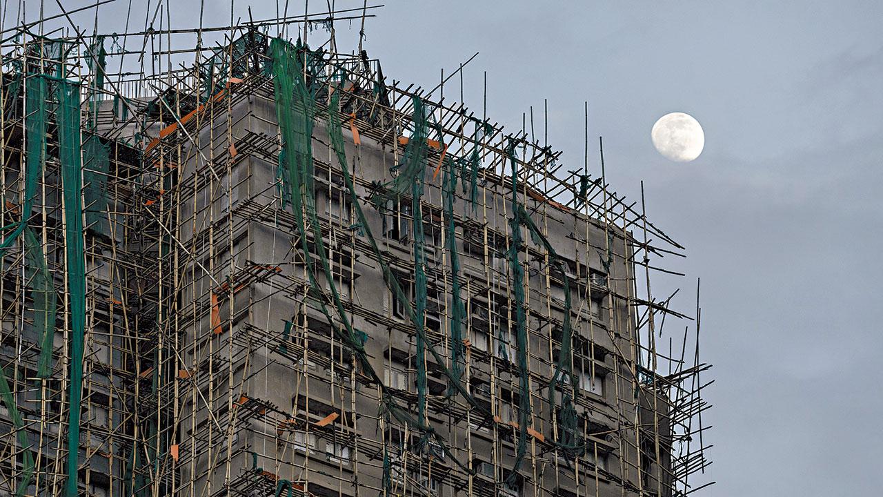 宏福苑居民盼長遠安置時間表 華懋旗下「合安」無限期任屋苑管理人 麥美娟：解散法團不影響業主最終決定權