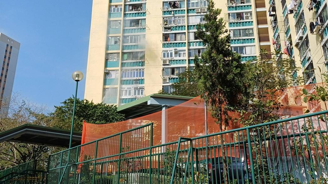 青衣長青邨發生火警。（fb「青衣街坊吹水會」圖片）