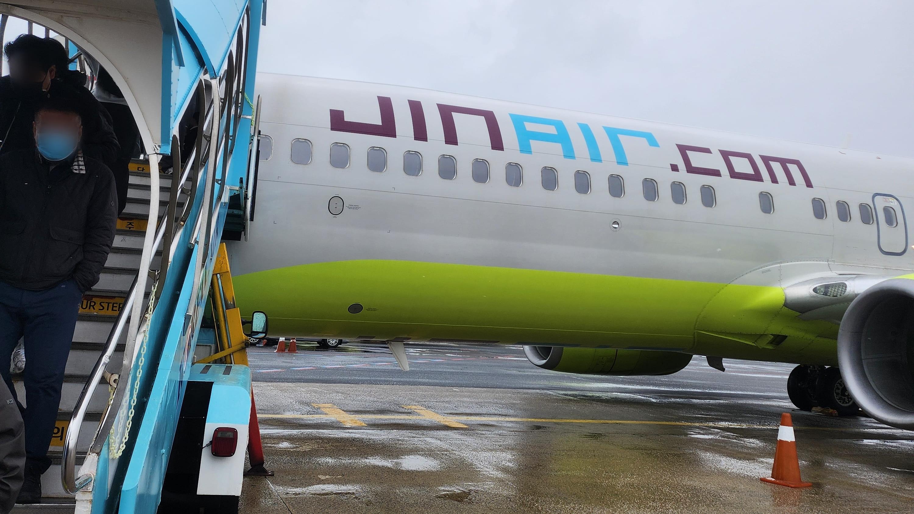 南韓真航空客機起飛前艙內冒煙　122人安全疏散