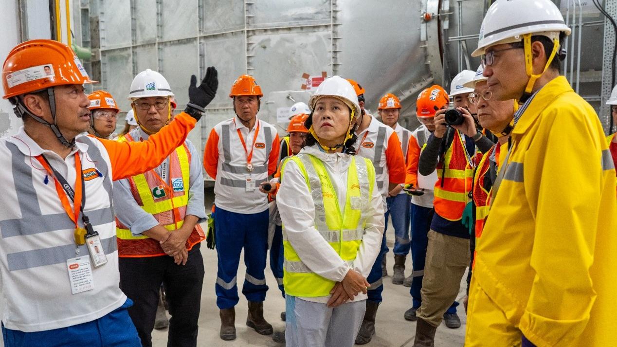 陳美寶日前到中九龍繞道（九龍灣段）現場視察工程進度。（陳美寶網誌圖片）