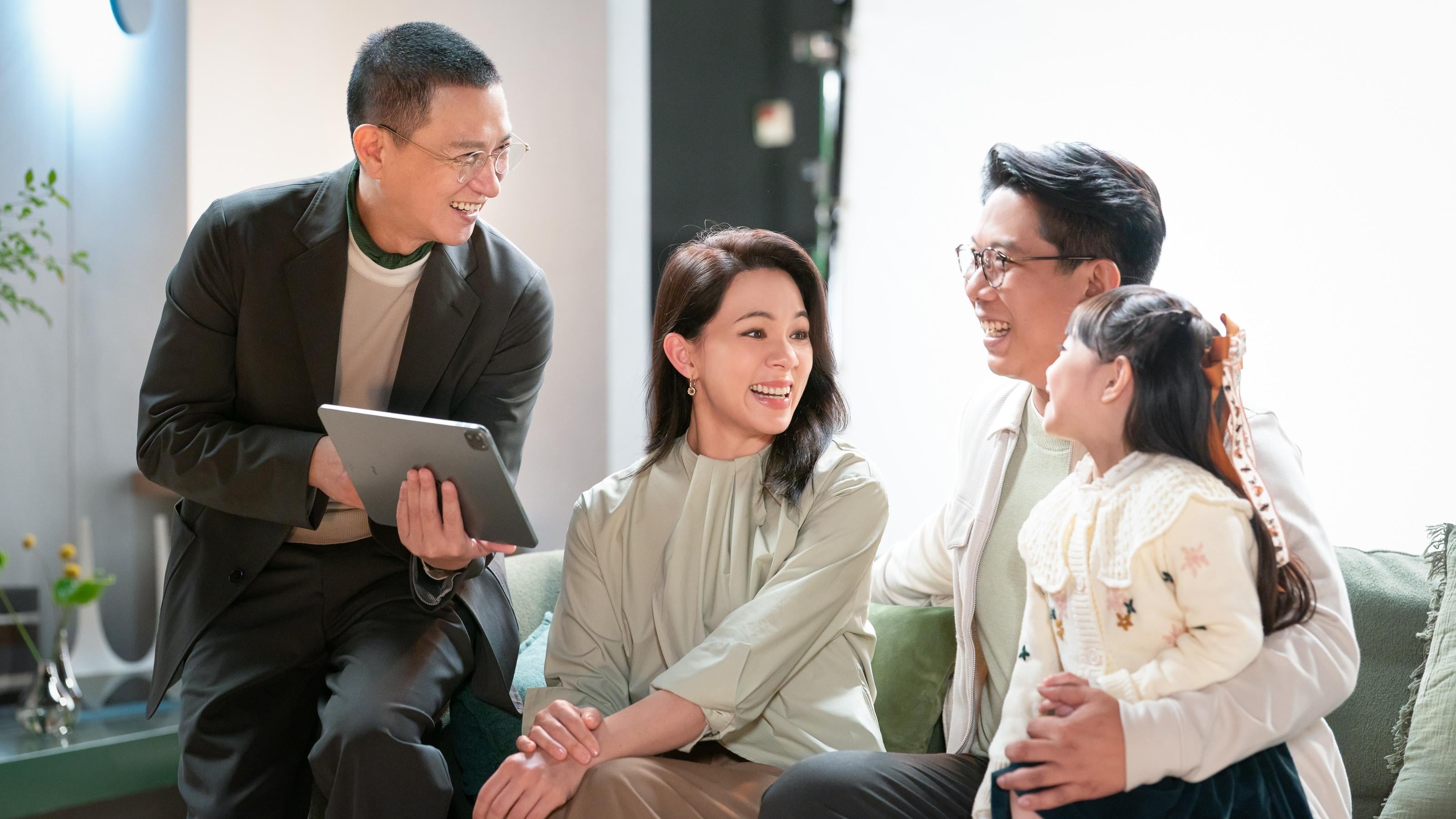 張家輝首度執導廣告 戲裡戲外向韋羅莎夫婦傳授心法