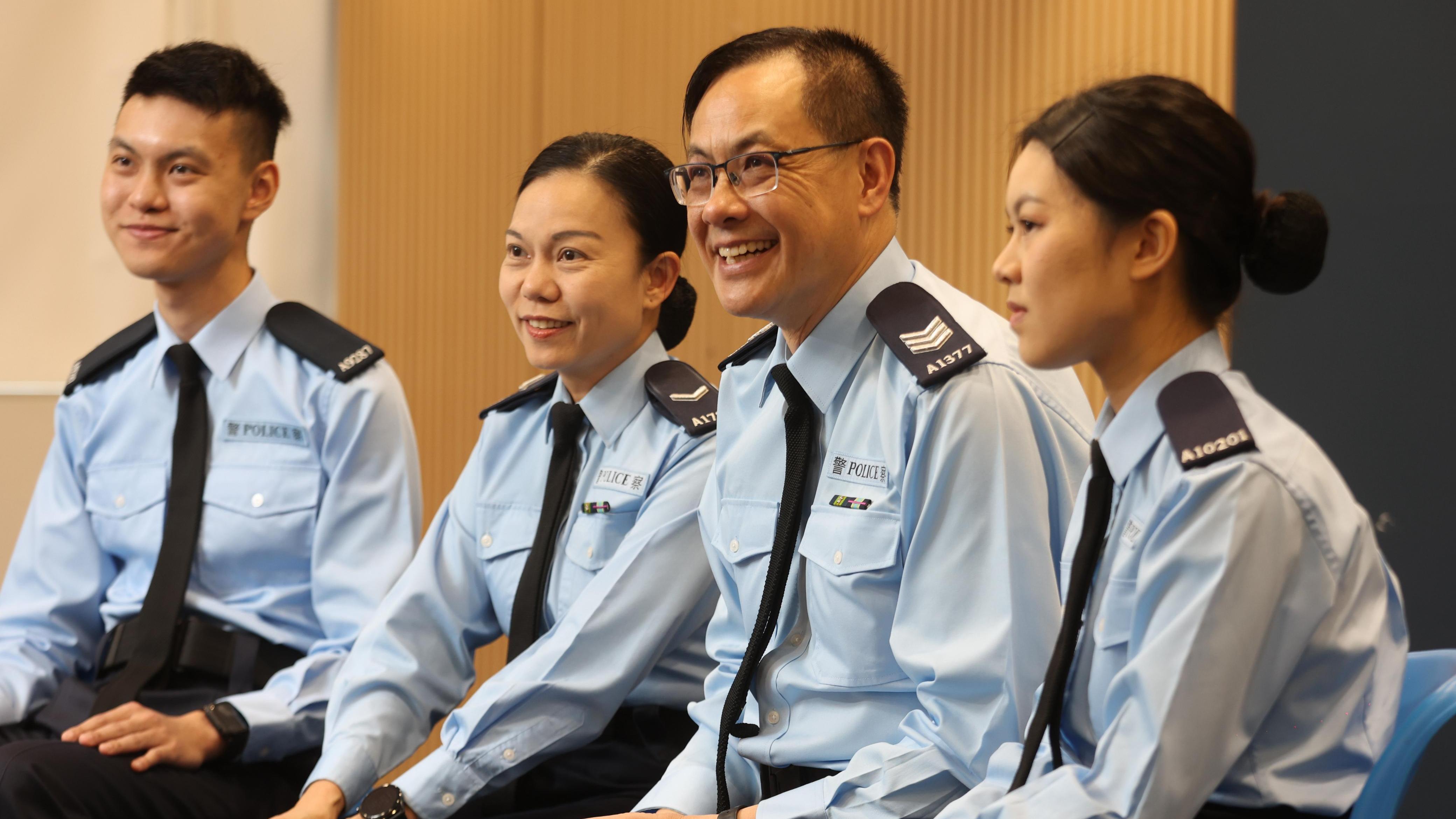 一家四口兩代人　子女延續父母輔警路