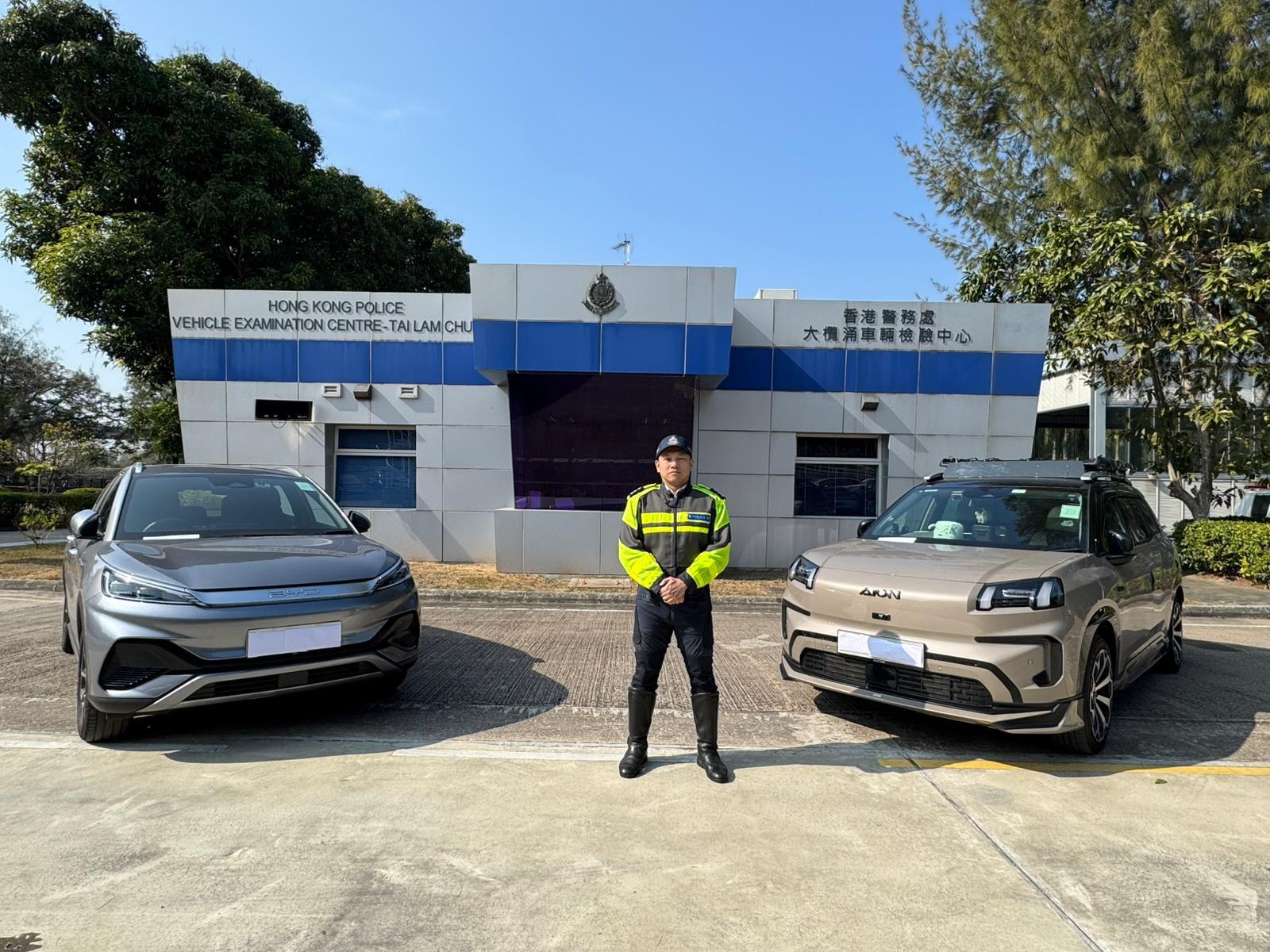 警「放蛇」打擊白牌車，票控兩男司機扣BYD及AION。