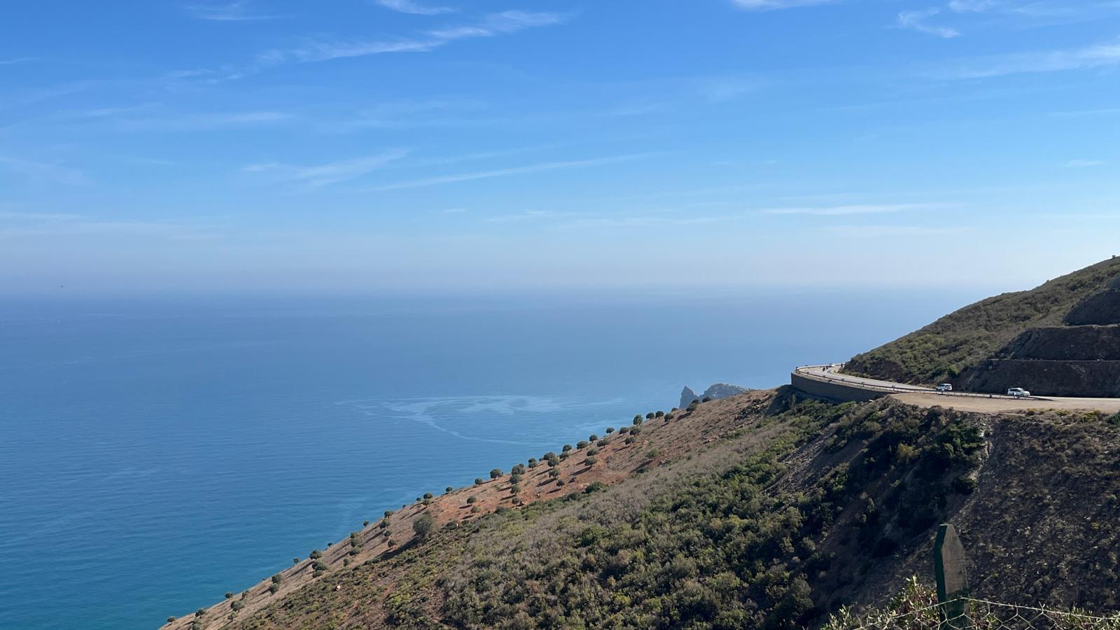 放棄原本的路線，專程拐󠄆一個彎，為的就是看那片風景。