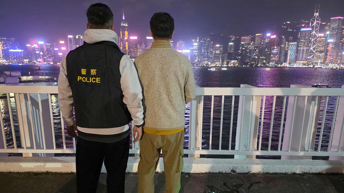 一名持雙程證男子涉嫌在尖沙咀違規放無人機被捕。(警方提供)
