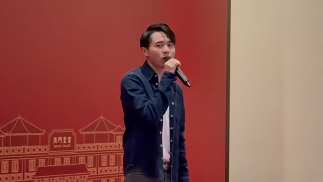 何猷亨唱《記憶棉》挑機黃百鳴？　演出片段瘋傳網民讚「很難不被圈粉」