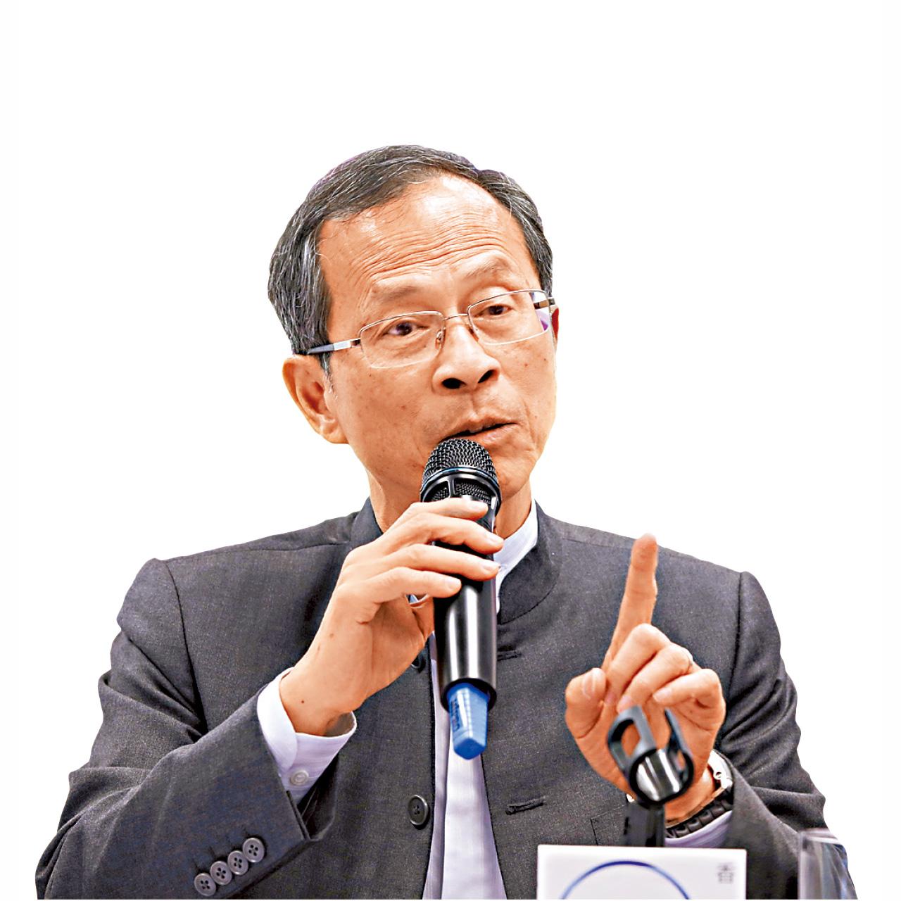 爆梁振英上屆兩被勸退 曾鈺成： 紅燈 可轉綠燈