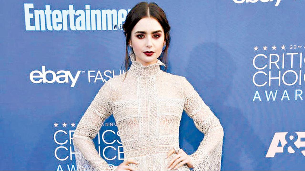 女星紅氈透視裝鬥豔麗