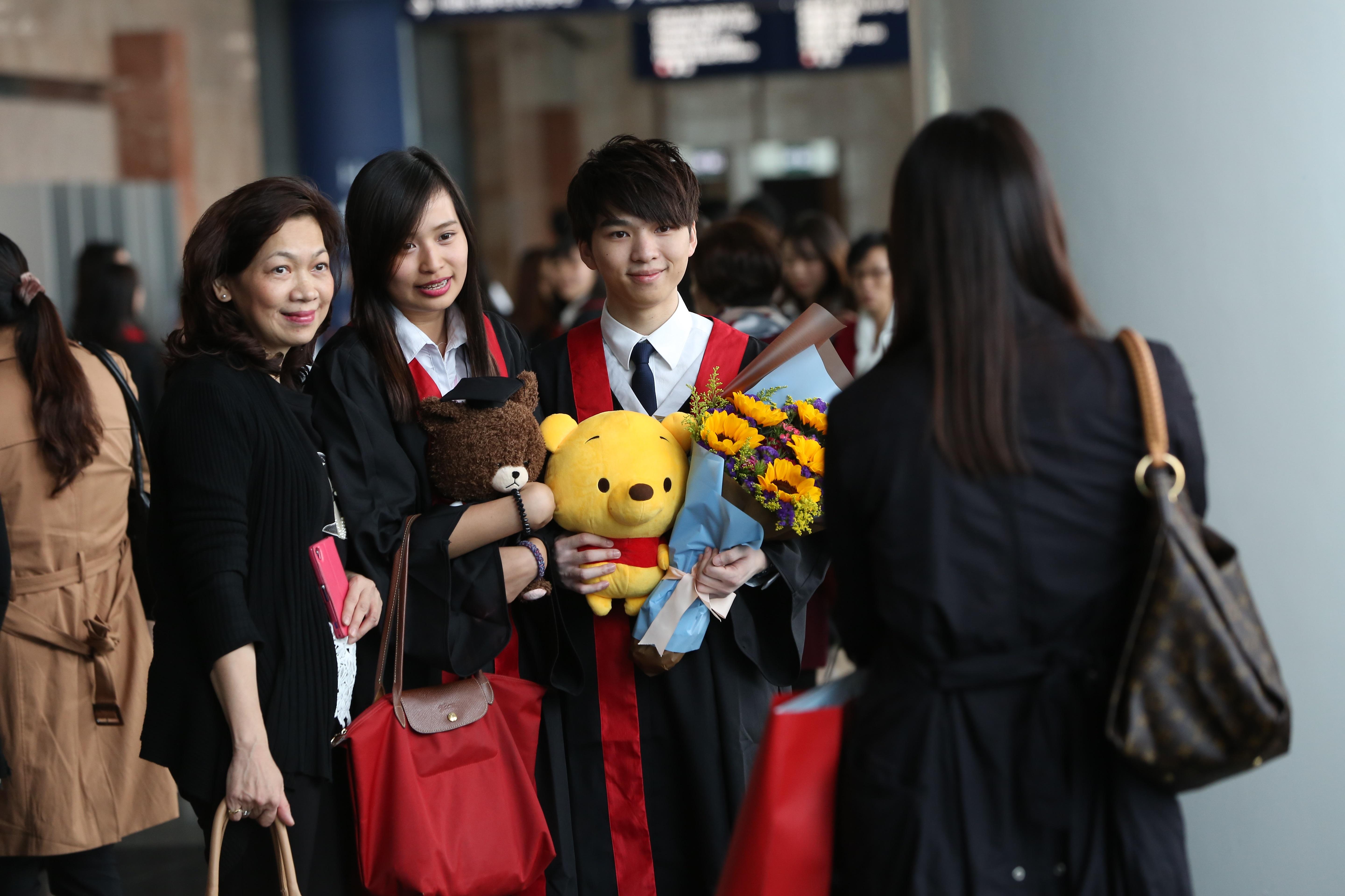 VTC畢業禮 逾2.2萬名學生出席