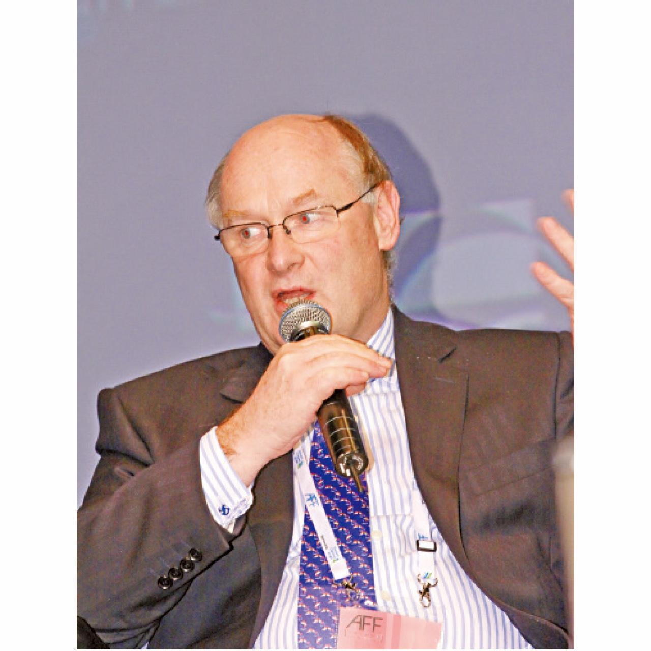 中美料不爆貿易戰 范智廉料監管難寬鬆