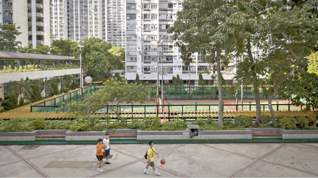 公營房屋土地短缺加劇 張炳良：已響警號