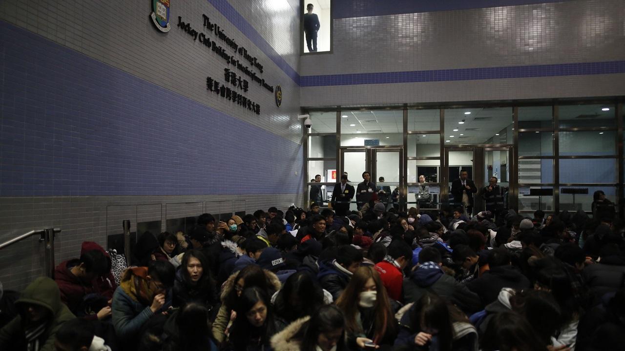 圍港大校委案 保安主作稱李峰琦阻礙救護員前進