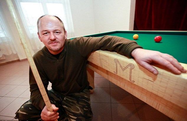 185萬支火柴砌波枱