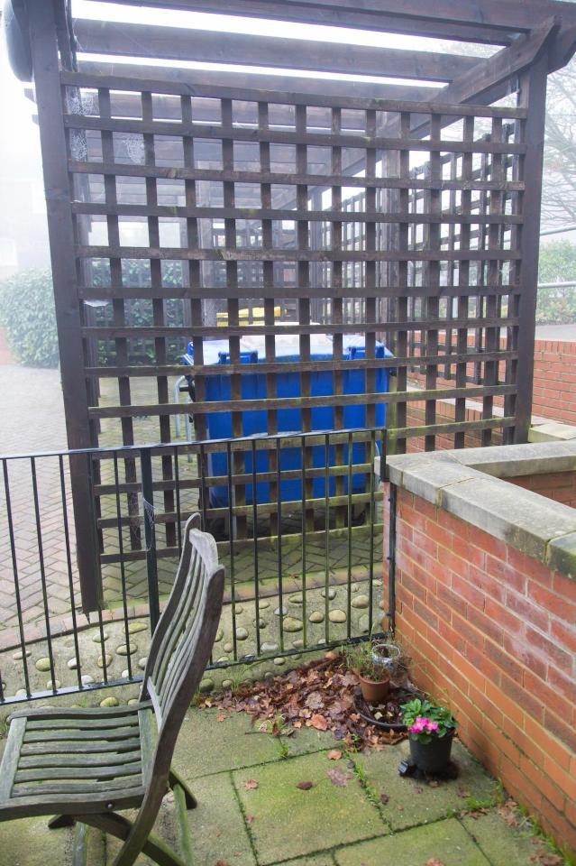 全英最差街景 屋企客廳對正垃圾站