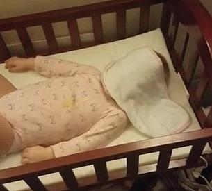 1歲B女好戲兼搞笑 口水肩掩面即扮死